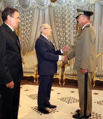 السبسي يُقلد رتبة أمير لواء للعميد جمال بوجاه